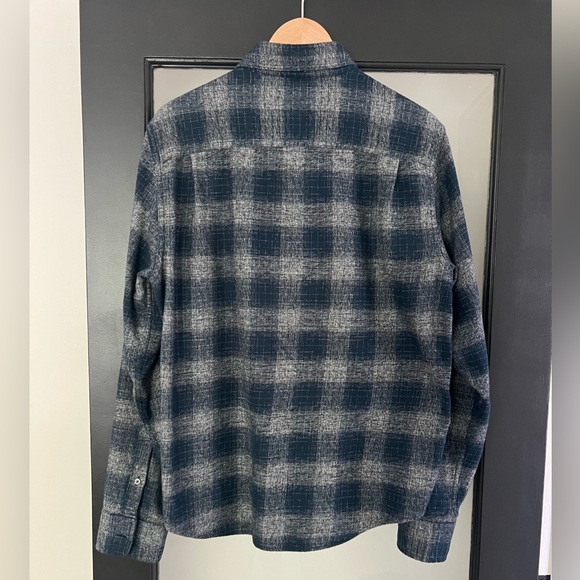 Outerknown Men's Jasper Transitional Flannel - Marine Rocky Point Plaid - M - Picture 3 of 10